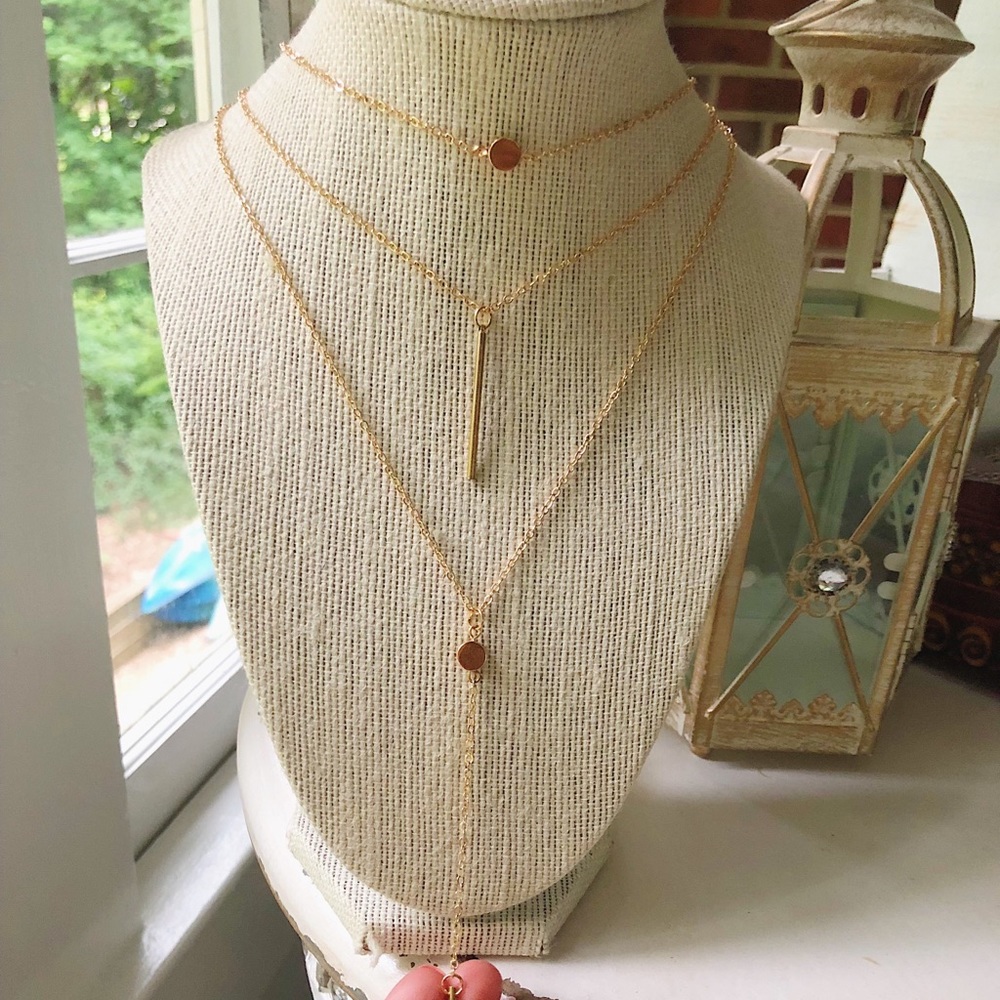 Three layered gold pendant chocked necklace
